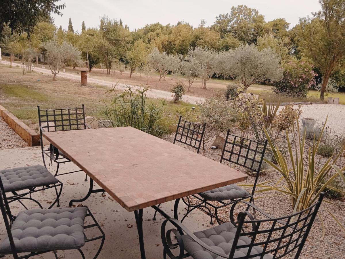 Gite Du Mas De La Finiere ,Avec Spa Interieur Châteaurenard Екстериор снимка